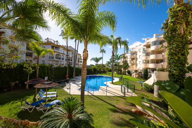 Wonderful apartment with 2 bedrooms and 2 bathrooms, located in the Gran Ducado de Marbella (Golden Mile)