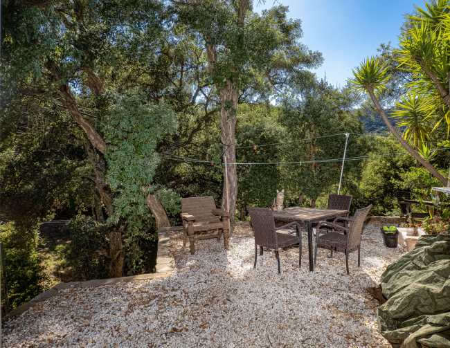 Charming and picturesque country house with swimming pool, located close to the village of Casares.