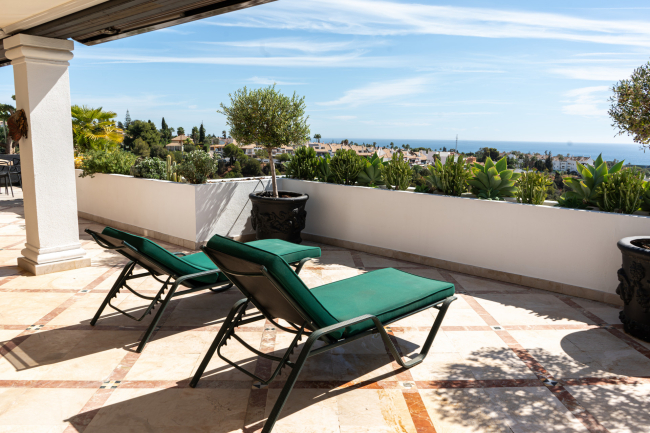 Ático Dúplex de Lujo con Vistas Panorámicas en Monte Paraíso Country Club