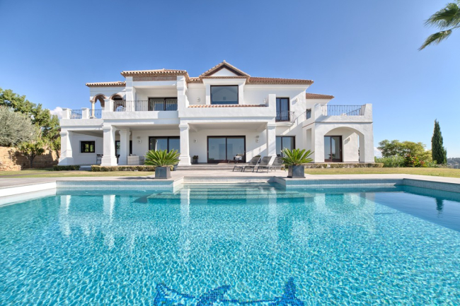 Villa til salgs i Benahavis