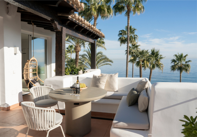 Alcazaba Beach PH - Stunning beachfront penthouse with panoramic sea views in Estepona