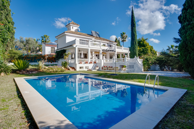 Spacious south facing six-bedroom villa in Marbella, with sea views