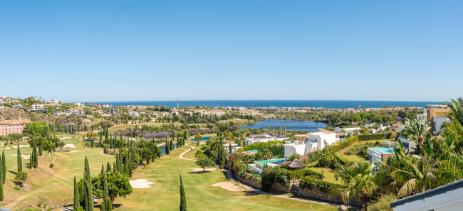 Villa til salgs i Los Flamingos Golf, Benahavis